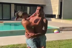 夫唱妇随❤！来看劳塔罗与爱妻配合打草地网球