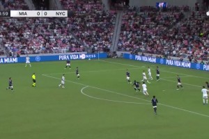 迈阿密1-0领先！苏亚雷斯不停球助攻，贝尔特拉梅破门